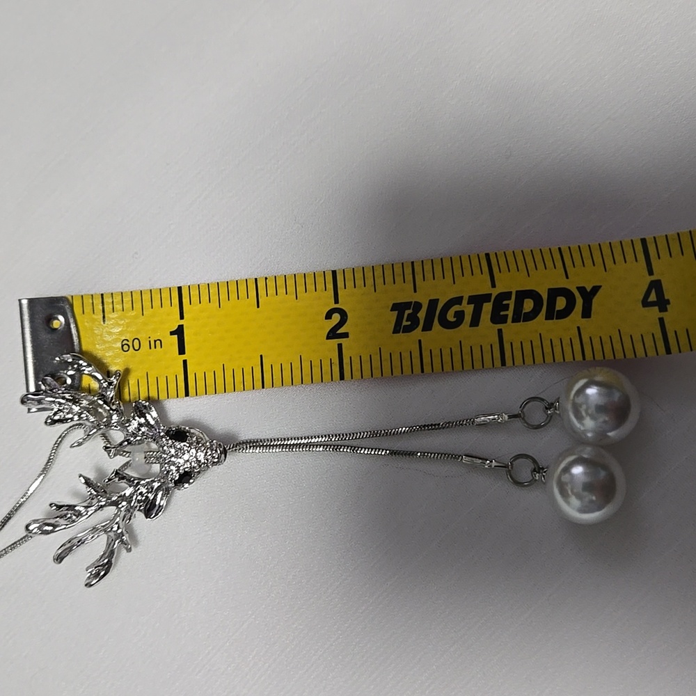 SPARKLY Deer Necklace W Snowballs Adjustable Length - Picture 4 of 4